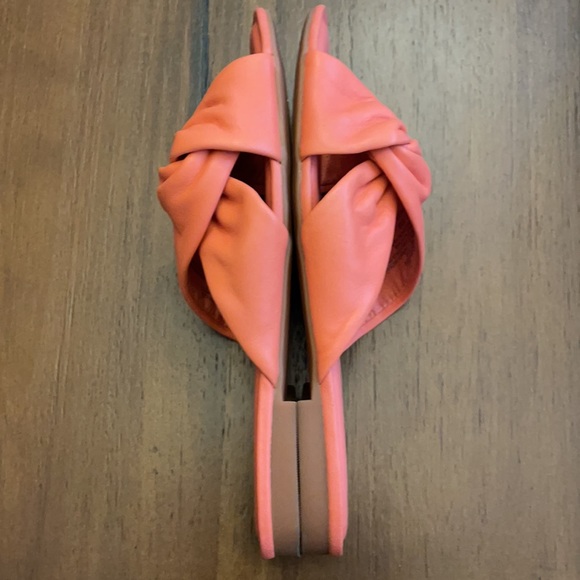 Nordstrom Caslon Canari Buttery Soft Slide Sandals - Picture 6 of 8